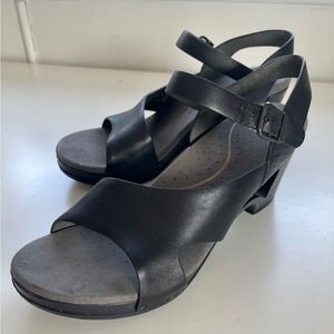 Dansko Tasha Leather Clog Sandals With Cutout Heel Detail Size EU 40 (9.5-10)